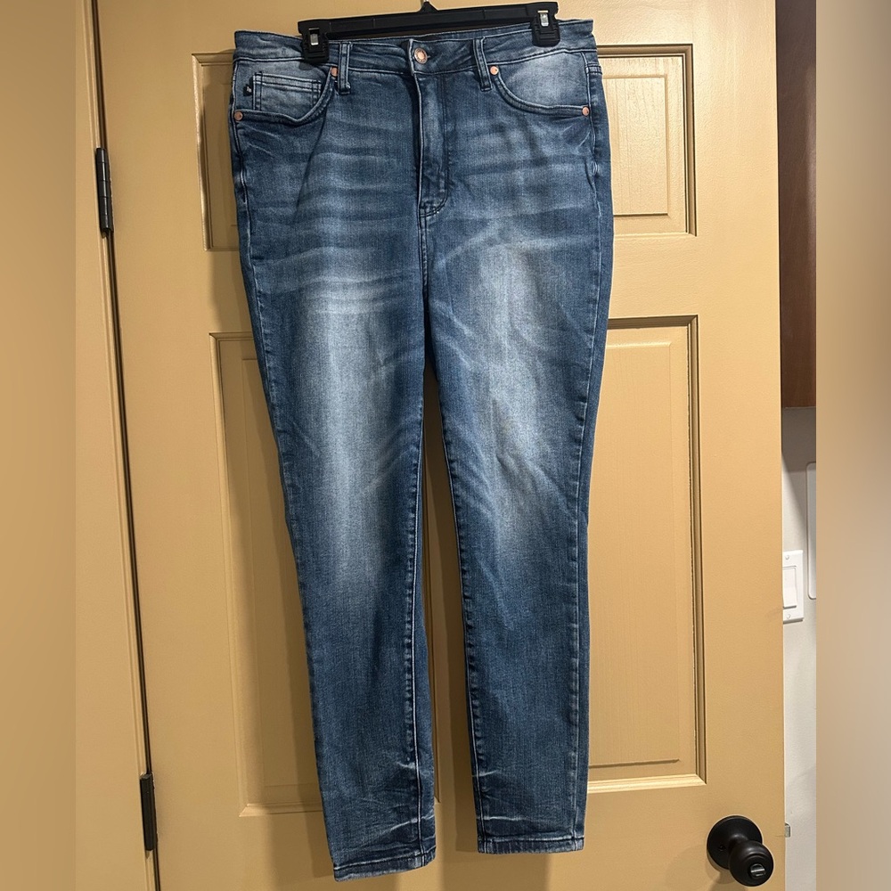 Judy Blue Mid-Blue, High-Rise Faded Skinny Jeans size 15 Super Stretch